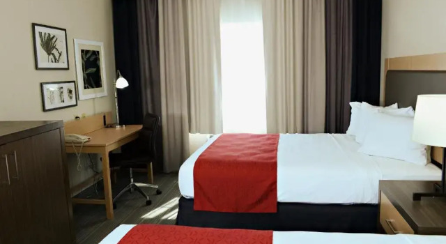 Четырёхместный номер Standard Country Inn & Suites by Radisson, Beavercreek-Dayton