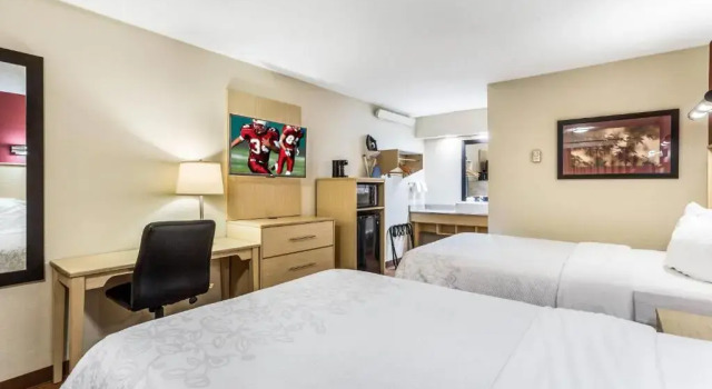 Четырёхместный номер Deluxe Red Roof Inn PLUS+ Nashville North Goodlettsville