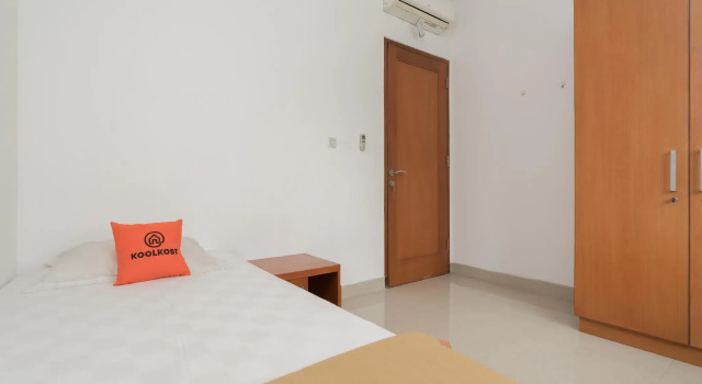 KoolKost Syariah near Pejaten Village 2, Book Hotel Jakarta Jakarta Province