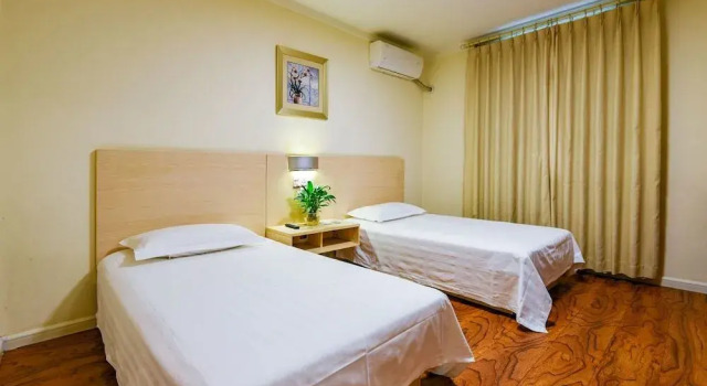 Jingcheng Business Hotel (Beijing Shilihe Metro Station), Book Hotel Hoteller i Beijing Province med parkering, Parkering