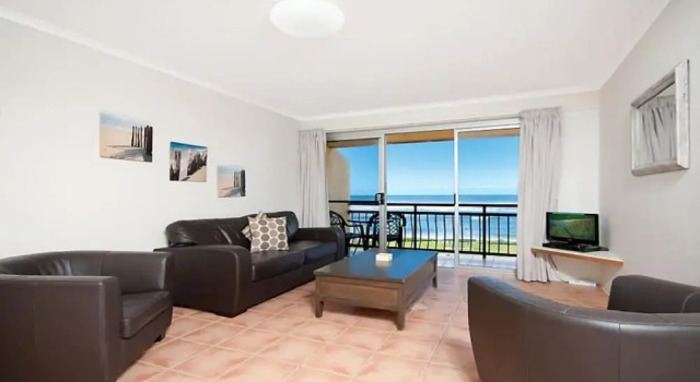 10T Beachfront Apartments