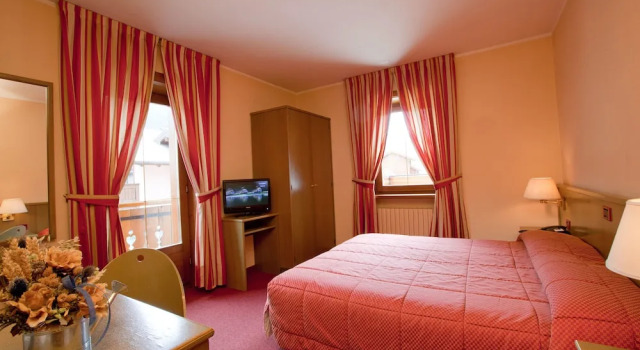 Standard Einzel Zimmer mit Balkon Hotel Krone