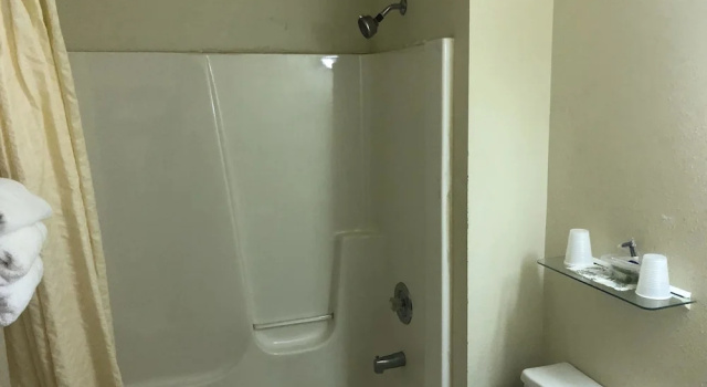 Четырёхместный номер Standard Exxon Quik Stop & Motel