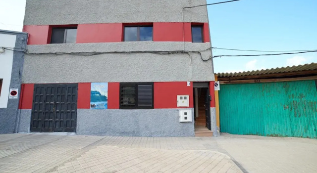 Derecha del Roque overlooking the Sea, Book Hotel Hoteller i Moya med parkering, Parkering