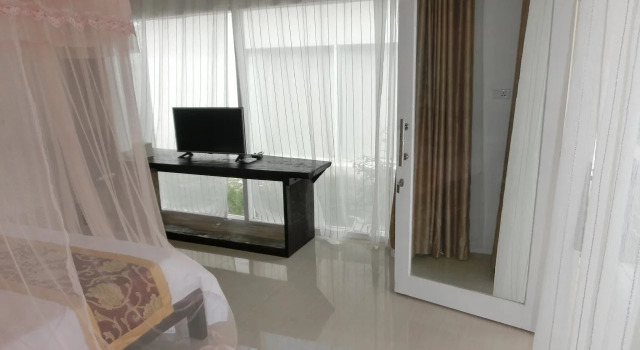 Lombok Holiday Hotel