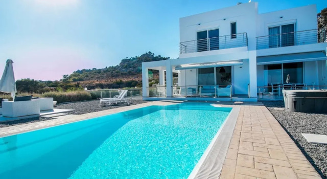 Вилла с балконом Luxury Villa Near Sea in Kalithies with Hot Tub