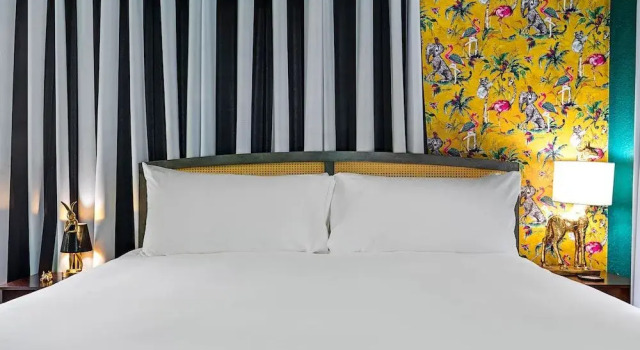 Kini Beach Haus, Забронировать Отель Отели Форт-Лодердейл с парковкой, рядом с Театр Andrews Living Art Studio, Парковка