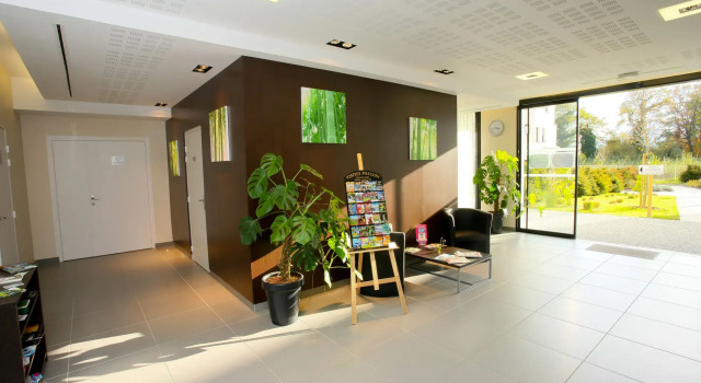 All Suites Appart Hôtel - Pau - Zénith, Забронировать Отель Отели По с парковкой, рядом с Дворец спорта в По, Парковка