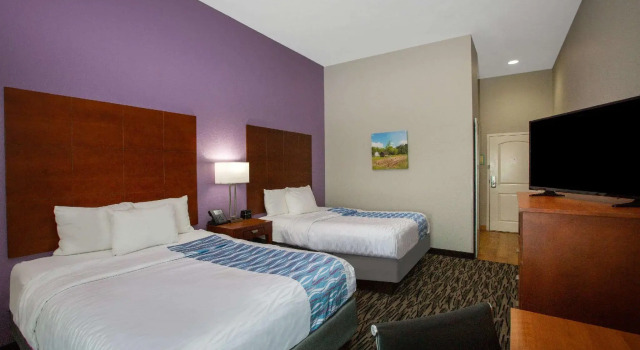 Четырёхместный номер Standard La Quinta by Wyndham Tupelo