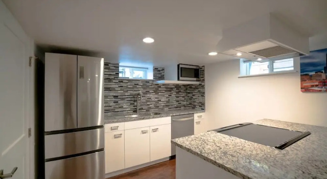 Коттедж The Wash Park West Residence Sleeps 8