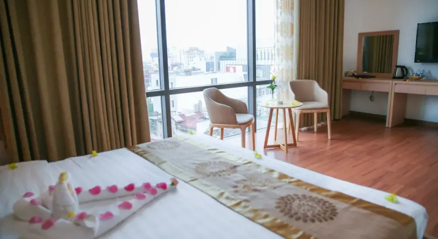 Двухместный номер Premier Long Anh Hotel