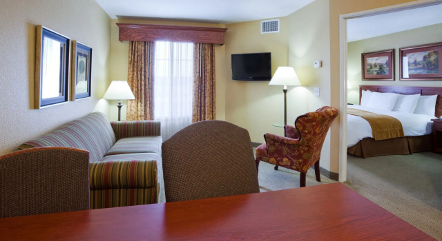 GrandStay Residential Suites Hotel Faribault, Varaa Hotelli Hotellit Minnesota pysäköinnillä, Pysäköinti