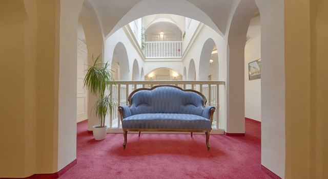 Hotel Embassy