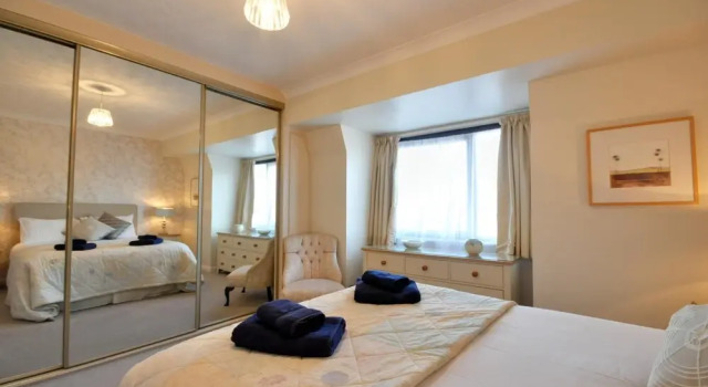 Blue Swell in Poole With 3 Bedrooms and 3 Bathrooms, Забронировать Отель Пул Дорсет, рядом с Baiter Park