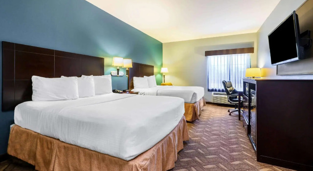Четырёхместный номер Standard La Quinta by Wyndham Longview North