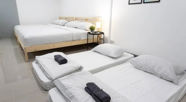 P4 Silom Large 2beds Full Kitchen Wifi 4-6pax, Забронировать Отель Отели Бангкока с парковкой, рядом с Спа-центр Health Land Сатхорн, Парковка