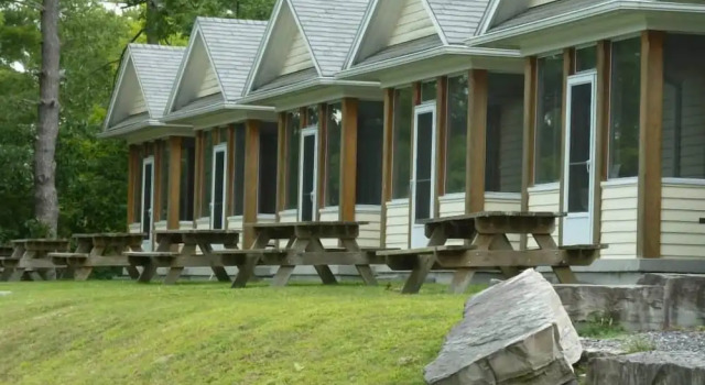 Четырёхместный номер Standard с видом на озеро Burleigh Falls Inn