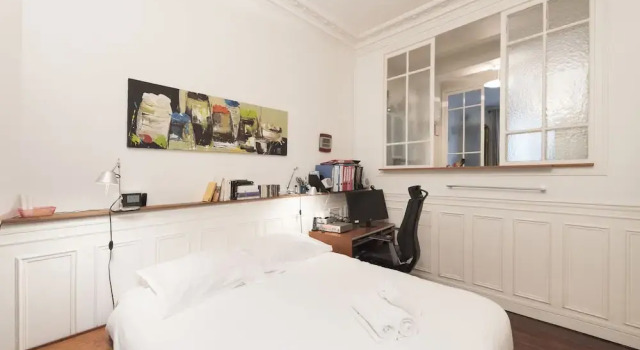 Classic Studio in Montmartre, Забронировать Отель Париж Иль-де-Франс, рядом с Порт де Клиньянкур