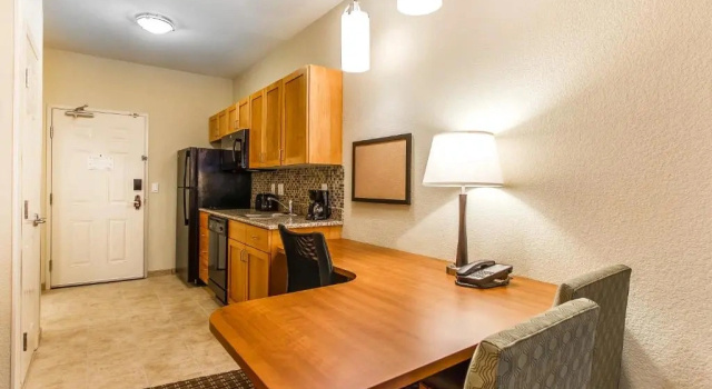 Двухместный семейный люкс MainStay Suites Stanley