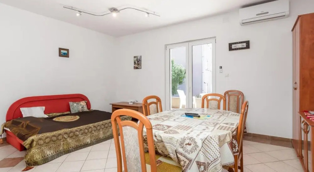 Amazing Apartment in Novalja With Wifi and 1 Bedrooms