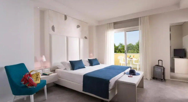 Номер Deluxe Astoria Suite Hotel