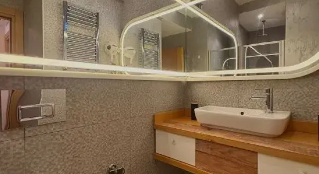 Taksim Square—1BR Deluxe Suite 06