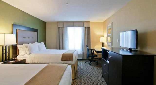 Четырёхместный номер Standard Wingate by Wyndham Fort Saskatchewan