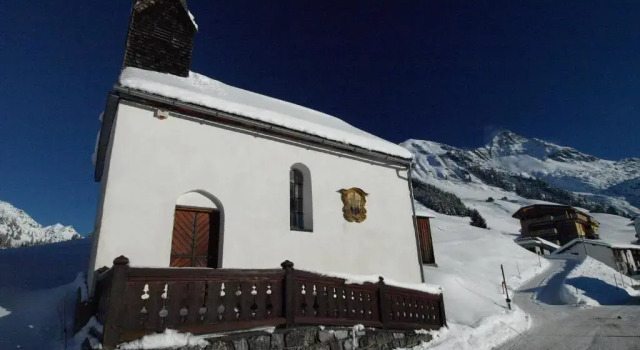 Residenz Tirol, Rezerwuj Apartament Hotele w Lechtal z parkingiem, Parking