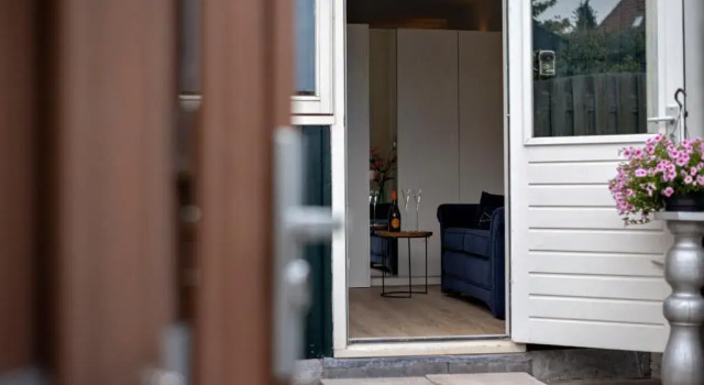 Коттедж Studio Baarn with patio, airco, pantry, bedroom, bathroom, privacy - Amsterdam, Utrecht