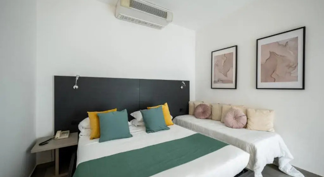 Трёхместный номер Standard с видом на море Hotel Continental