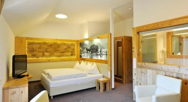 Hotel zum Weissensee, Забронировать Отель Вайсензе Озера Каринтии, рядом с Горнолыжный подъемник Зевизе