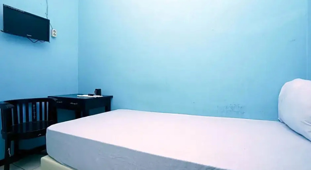 OYO Life 2905 Kost Semampir Tengah Near RSU Premier Surabaya Kota Surabaya