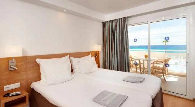 Апартаменты с видом на море Sunwing Resort And Spa Cala Bona