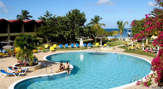 Royalton CHIC Antigua, An Autograph Collection All-Inclusive Resort, Забронировать Курортный отель Отели Сен-Джонс 4 звезды, 4*