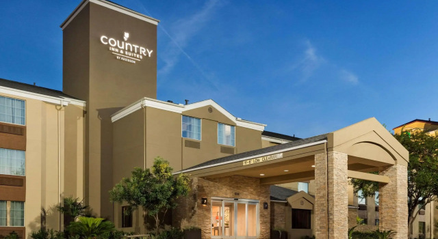 Country Inn & Suites by Radisson, San Antonio Medical Center, TX, Забронировать Отель Сан-Антонио Bexar County, рядом с Oak Hills Country Club