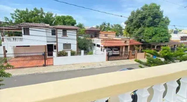 Agradable Casa Con Estacionamiento Privado