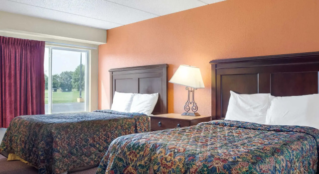 Четырёхместный номер Standard AmericInn by Wyndham Baxter Brainerd