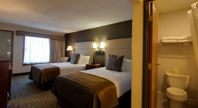 Четырёхместный номер Standard с видом на озеро Best Western Harbour Pointe Lakefront