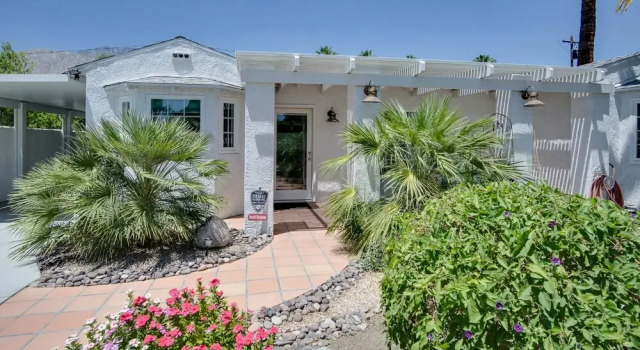 Lovely Palm Springs 2BR by RedAwning, Забронировать Отель Отели Палм-Спрингса 3 звезды, рядом с Palm Springs Mall Shopping Center, 3*