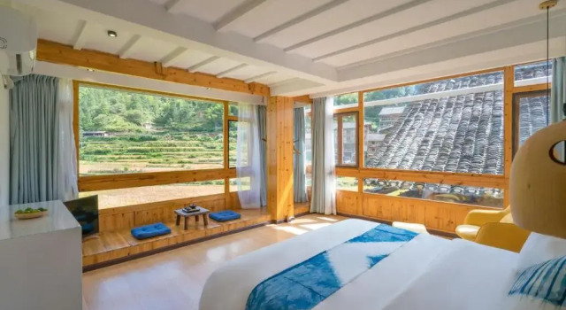 Camera Standard 肇兴溪舍山堂 Creekside Inn