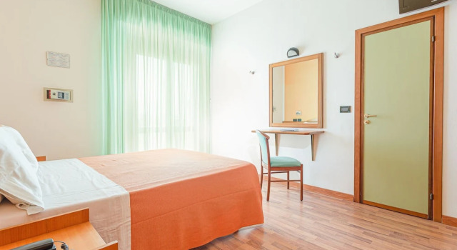 Двухместный номер Standard с балконом и с видом на море Little Hotel