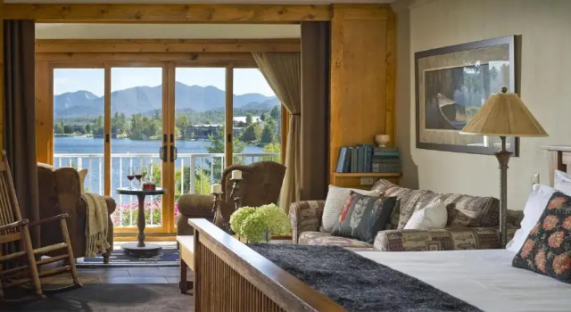 Четырёхместный номер Standard Mirror Lake Inn Resort and Spa