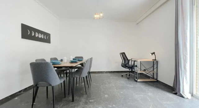 Filis Sunny 80sqm apt in Viktoria, Забронировать Отель Афины Острова Саронического залива - Аттика, рядом с Железнодорожная станция Омония