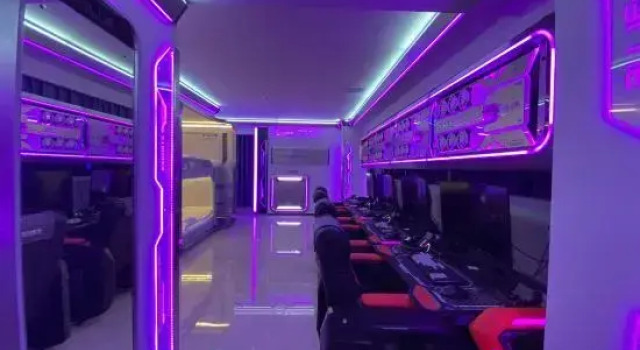 Cyber Holiday Hotel, Rezervovat Hotel Hotely v Guangdong s bazénem, Bazén