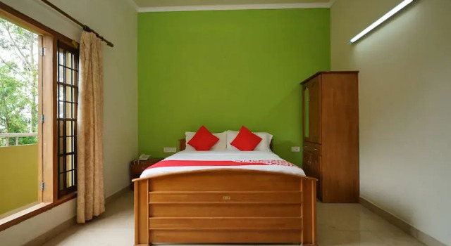 OYO 24059 Munnar Crown