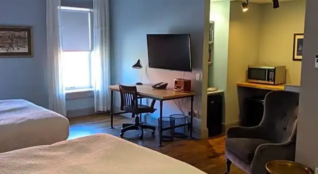 Четырёхместный номер Standard Hotel on North