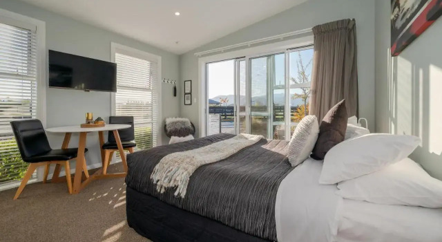 “No.25”Stand Alone Guest Studio Unit (Adults Only)