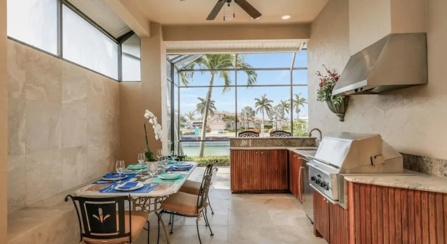 Коттедж Luxury WIN1288 4 Bedroom Holiday Home by Marco Naples Vacation Homes