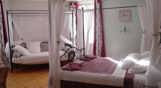 Gîte La Vigneronne, Rezerwuj Hotel Hotele w Senouillac z parkingiem, Parking
