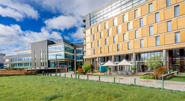 Crowne Plaza Newcastle - Stephenson Quarter by IHG, Забронировать Отель Ньюкасл-апон-Тайн Тайн и Уир, рядом с Спортивно-развлекательный комплекс Metro Radio Arena